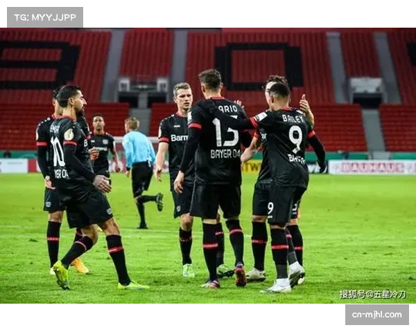 勒沃库森边路传中战术，全场20次传中仅3次找到队友头部